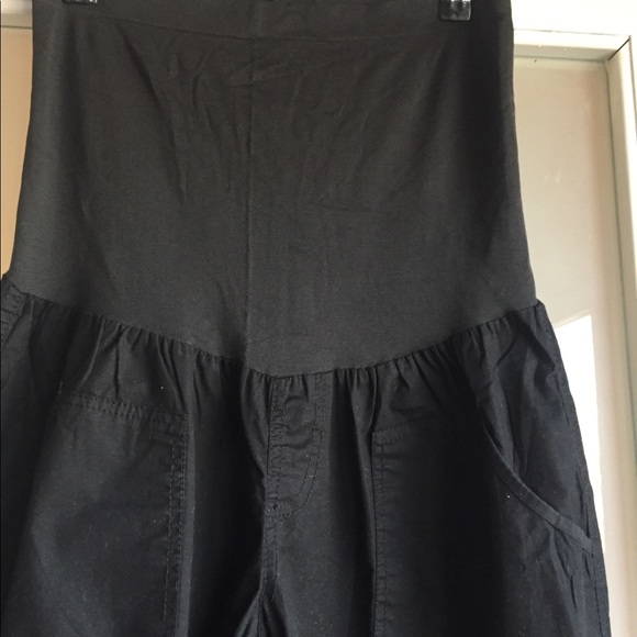 Maternity cargo capris - Picture 3 of 6